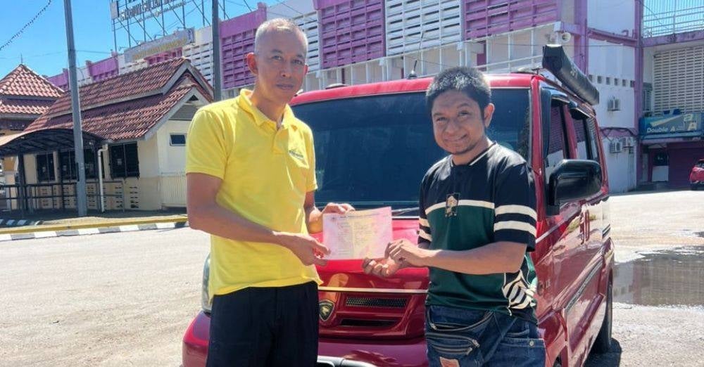 Amir sebelum ini terpaksa menjual salah satu aset miliknya berupa sebuah kereta jenis Proton Juara 