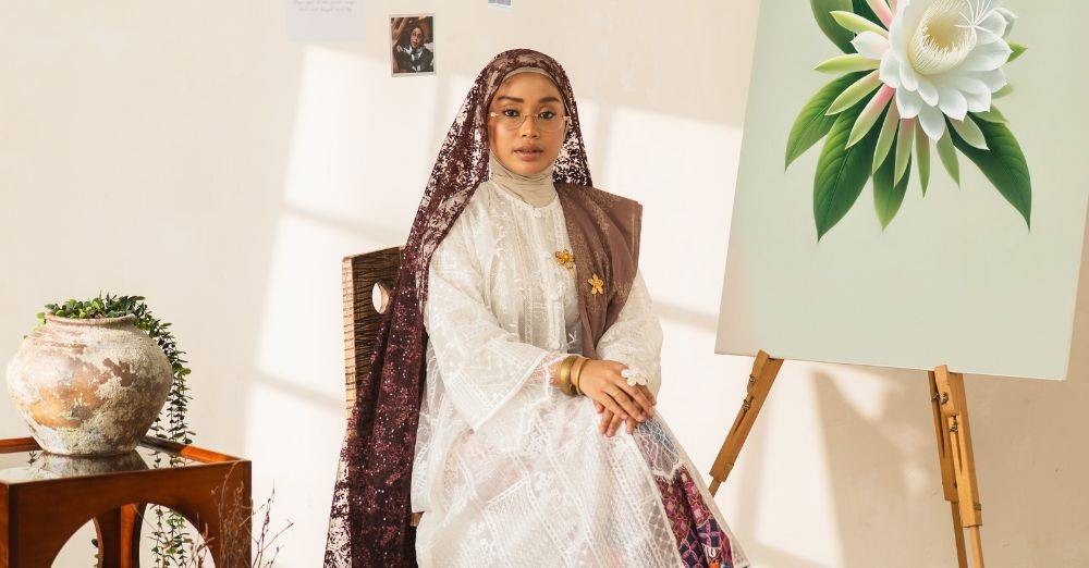 Bunga masih mengekalkan imej kemelayuan dalam persembahan, sama seperti lima tahun lalu.