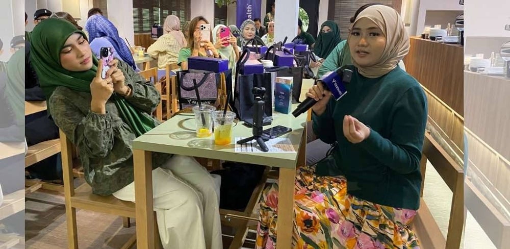 Sebahagian daripada tetamu yang hadir mengambil peluang bertanyakan soalan berkaitan kempen 'Pilih Halal,Pilih VitaHealth'. 