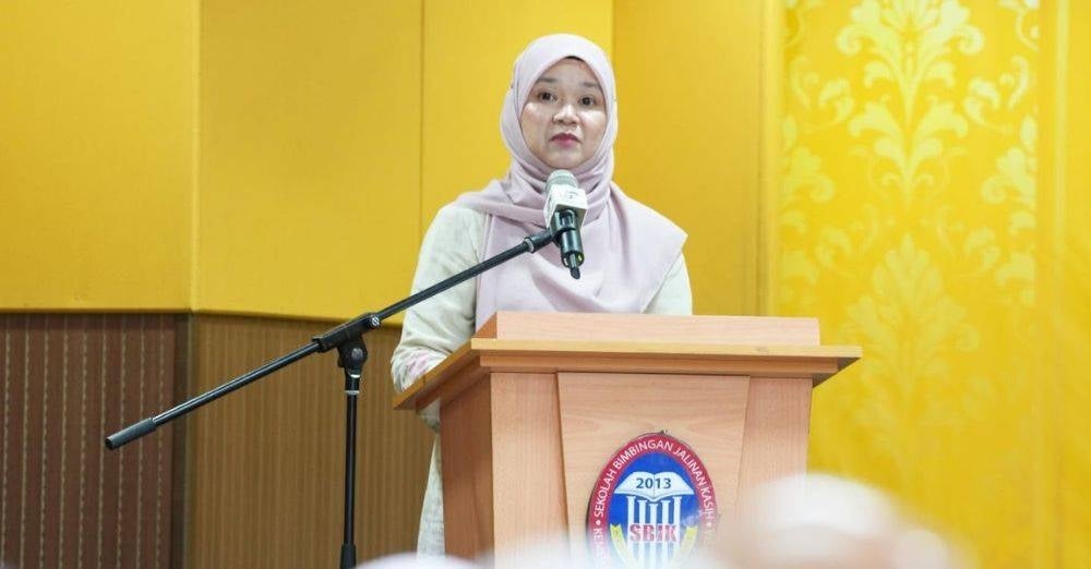 Menteri Pendidikan, Fadhlina Sidek