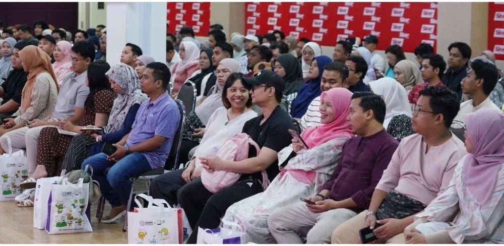 SEBAHAGIAN peserta yang menyertai program Kelas Antenatal di Dewan Karangkraf, di sini, pada Ahad.