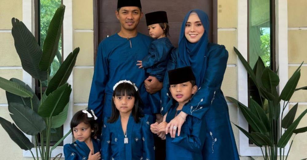 Perkahwinan Mia dan Izham diserikan dengan kehadiran empat cahaya mata