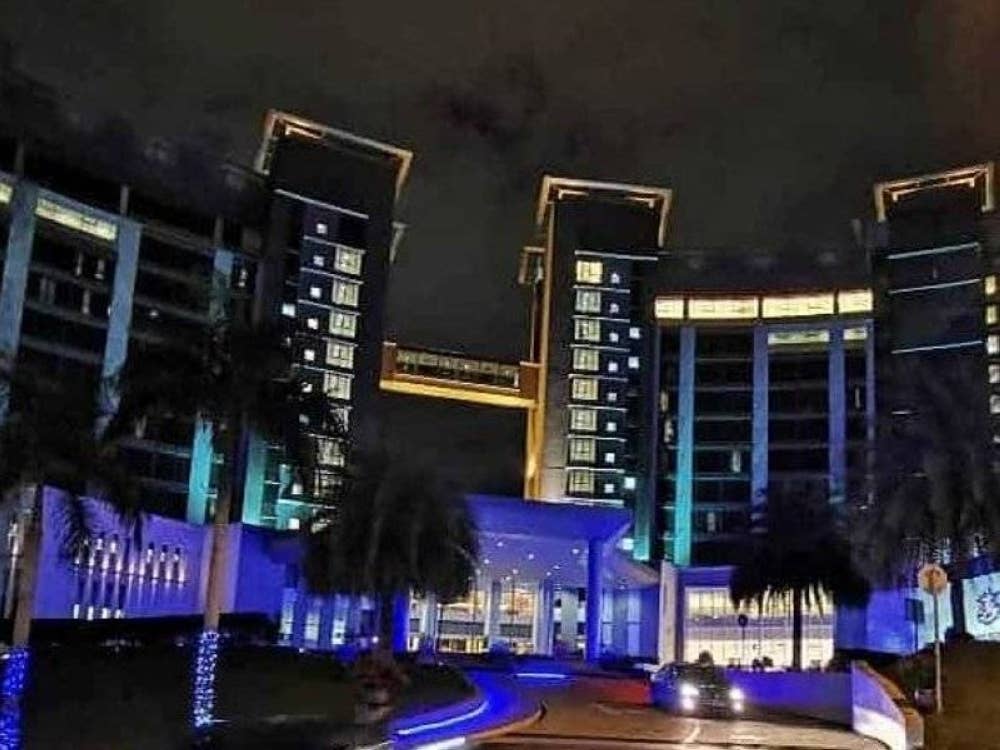 Sinar Harian difahamkan terdapat pertemuan sulit diadakan dalam kalangan ahli-ahli Parlimen BN di Wisma Perwira, Kementerian Pertahanan pada Ahad malam.