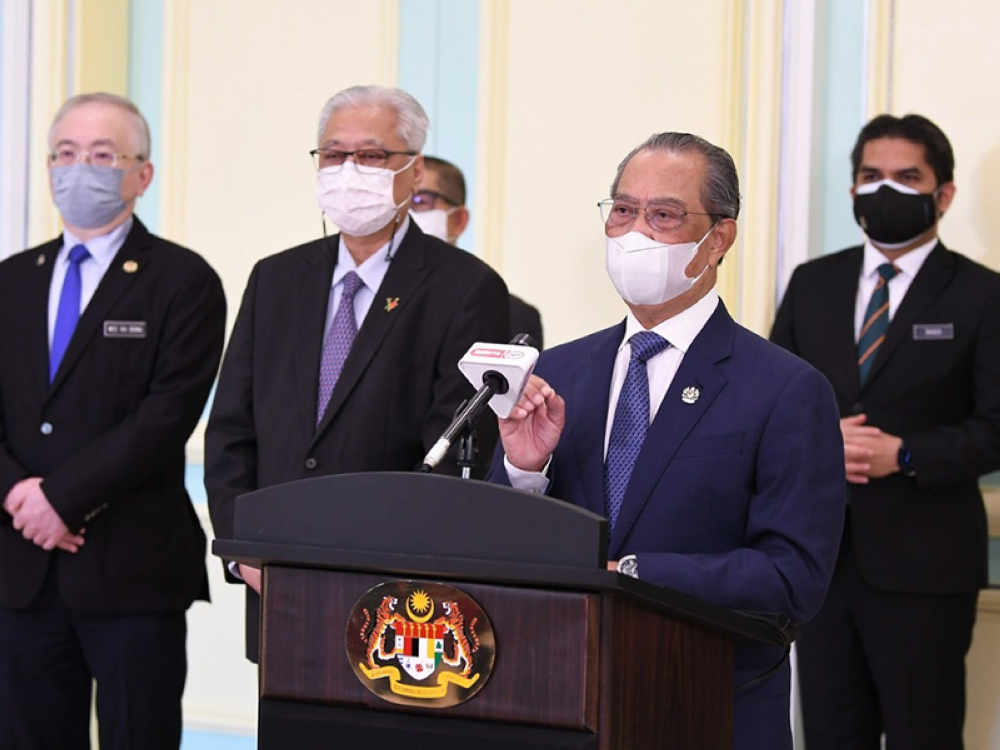 Perdana Menteri Tan Sri Muhyiddin Yassin ketika Perutusan Khas yang disiarkan secara langsung menerusi stesen televisyen tempatan pada Rabu. - Foto Bernama