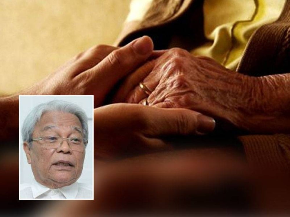 Dalam keadaan dunia ditimpa musibah besar seperti Covid-19 ketika ini, pengorbanan besar perlu dilakukan oleh anak-anak untuk menjaga dan memelihara ibu bapa yang uzur atau sakit. Gambar kecil: Mohamad Din