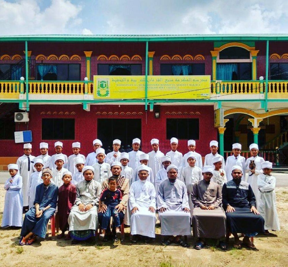 Madrasah Al-Mukarromah Manbaul Quran di Simpang Renggam Kluang.