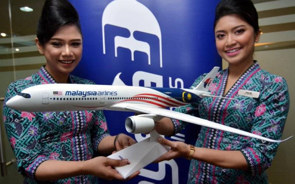 Малайзия эйрлайнс. Малазийские авиалинии. Форма Malaysia Airlines. Малазийские авиалинии компания.