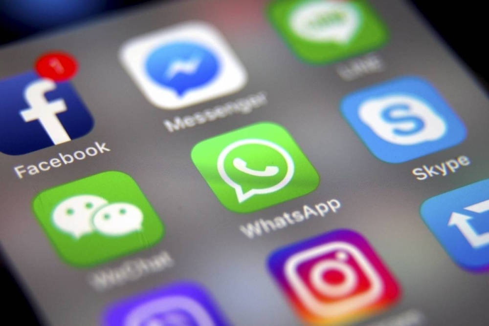 Berjuta penduduk dunia gagal mengakses akaun Facebook, WhatsApp dan Instagram.