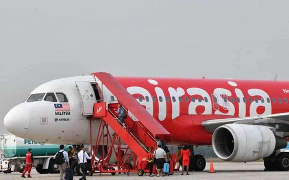 Sejak pengumuman kebenaran perjalanan merentas negeri, AirAsia catat lonjakan trafik yang tinggi di aplikasi Super AirAsia sebanyak 140 peratus. - Foto Bernama