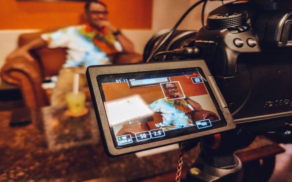 Idris Haron menyifatkan segala perbualan telefon dengan mana-mana individu adalah bersifat peribadi.