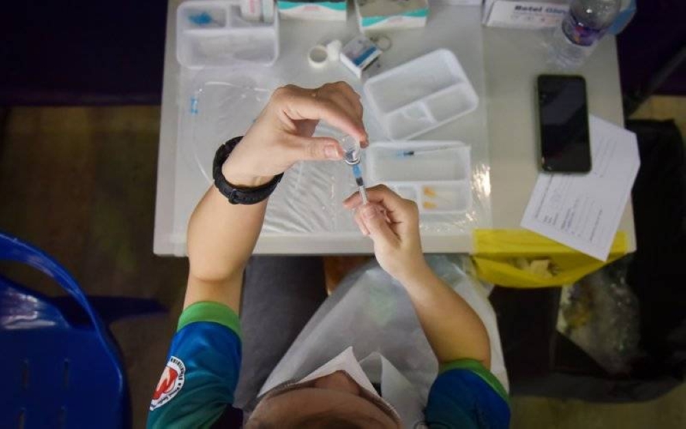 Perluasan vaksinasi Covid-19 dalam masyarakat penting untuk mengawal jangkitan pada masa akan datang.