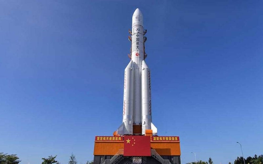 Kapal angkasa Long March didakwa digunakan untuk membawa peluru berpandu hipersonik China ke luar atmosfera bumi. - Foto AFP