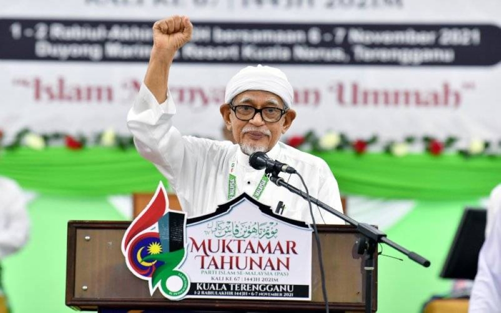 Abdul Hadi menyampaikan Ucapan Dasar dan Perasmian Muktamar Pas ke-67 di Duyong Marina & Resort di Kuala Terengganu pada Sabtu.