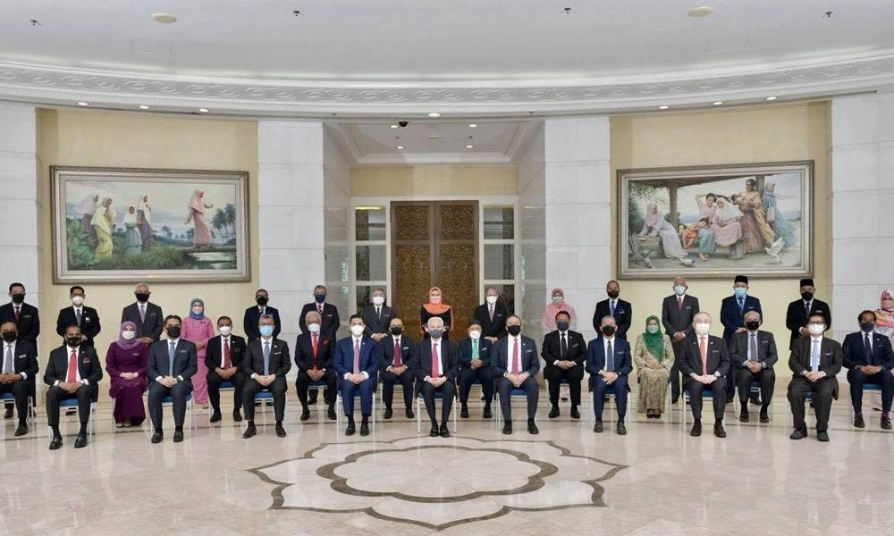 Terdapat desas-desus mengenai rombakan kabinet berikutan presteasi beberapa menteri dan timbalannya yang kurang memberangsangkan.