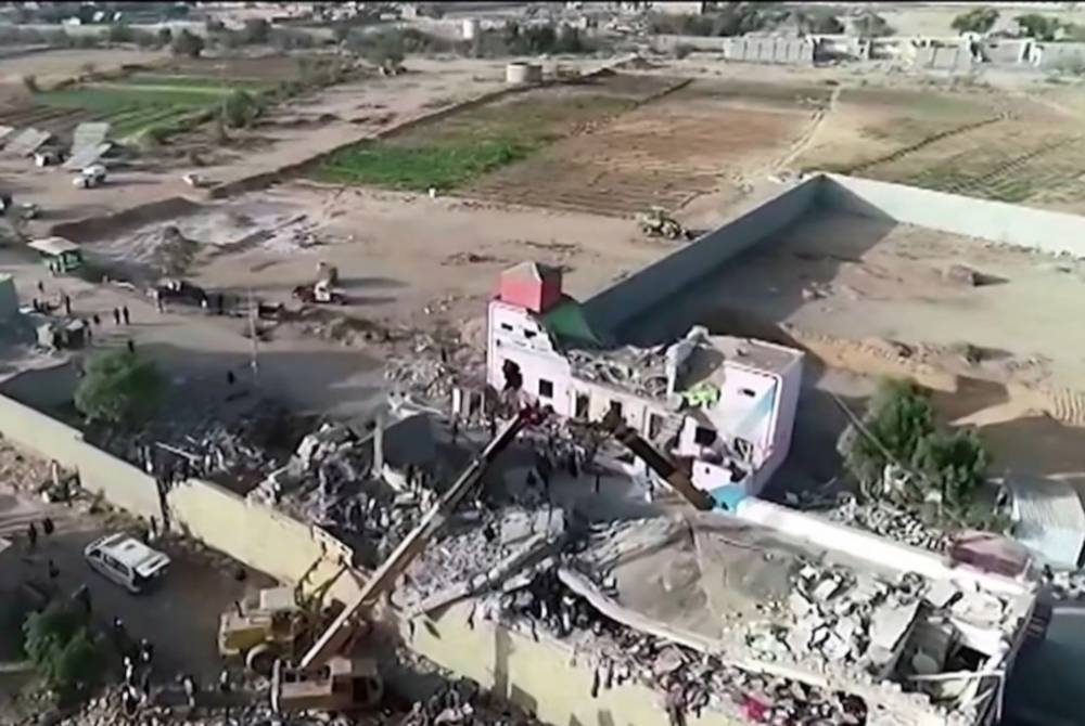 Serangan udara di sebuah penjara di Saada merumitkan lagi Perang Yemen. - AFP