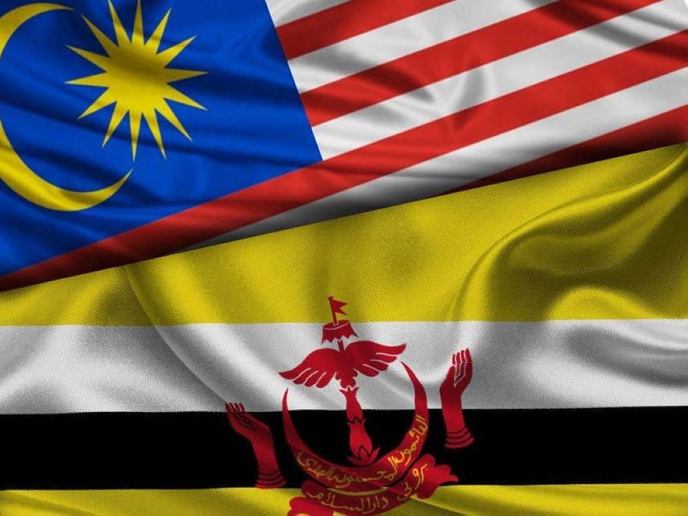 Malaysia dan Brunei mempunyai hubungan serumpun yang kuat.