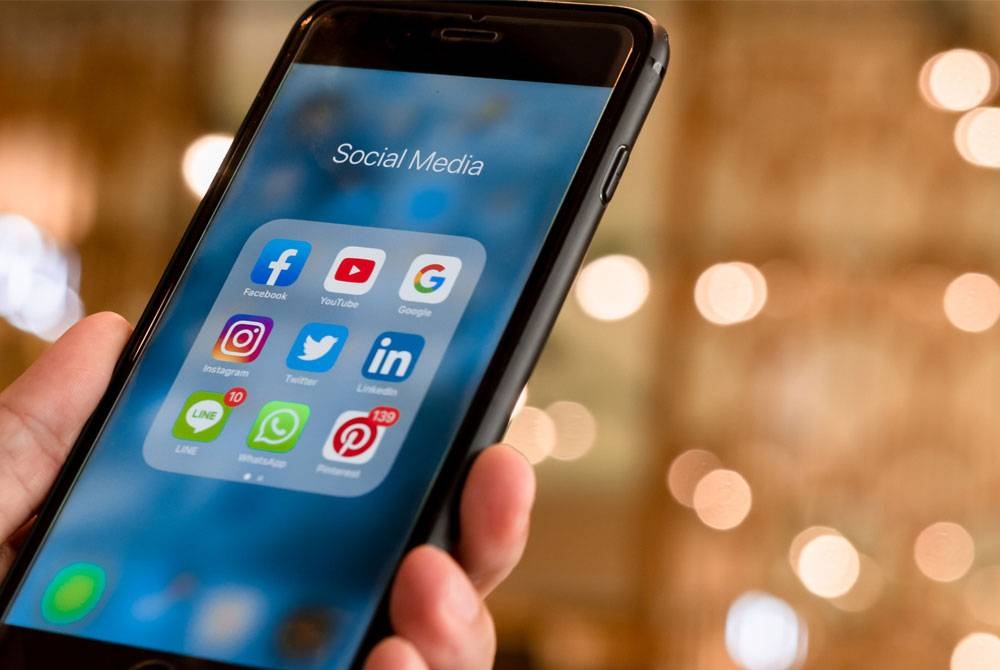 Belum tentu jika seseorang itu dilihat jaguh di media sosial maka dia menjadi jaguh di mata rakyat.(Gambar hiasan) - Foto 123rf