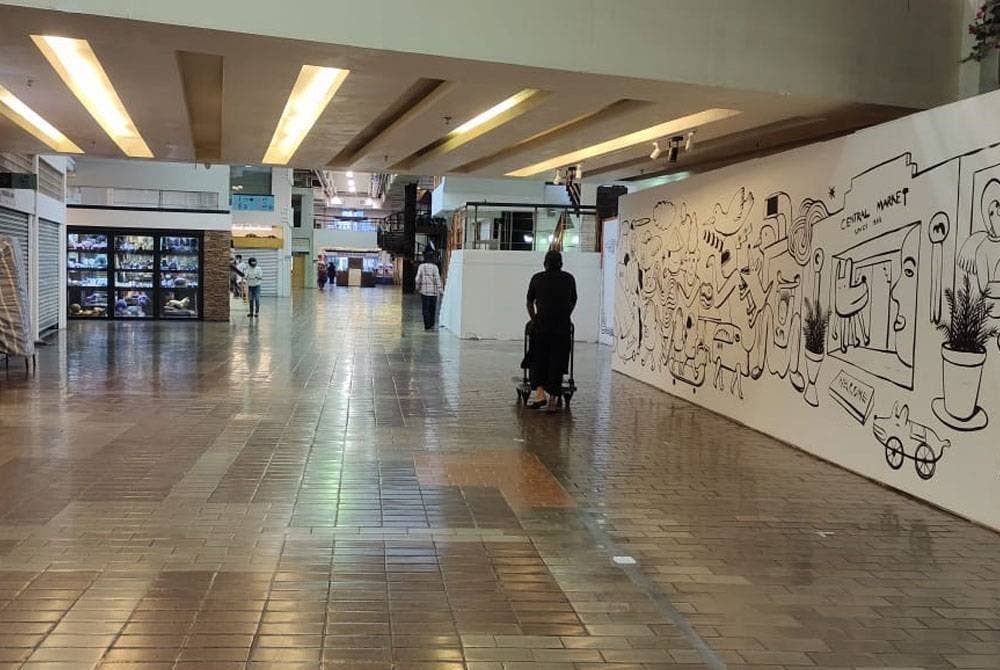 Suasana di Pasar Seni, Kuala Lumpur yang lengang tanpa kehadiran pengunjung.