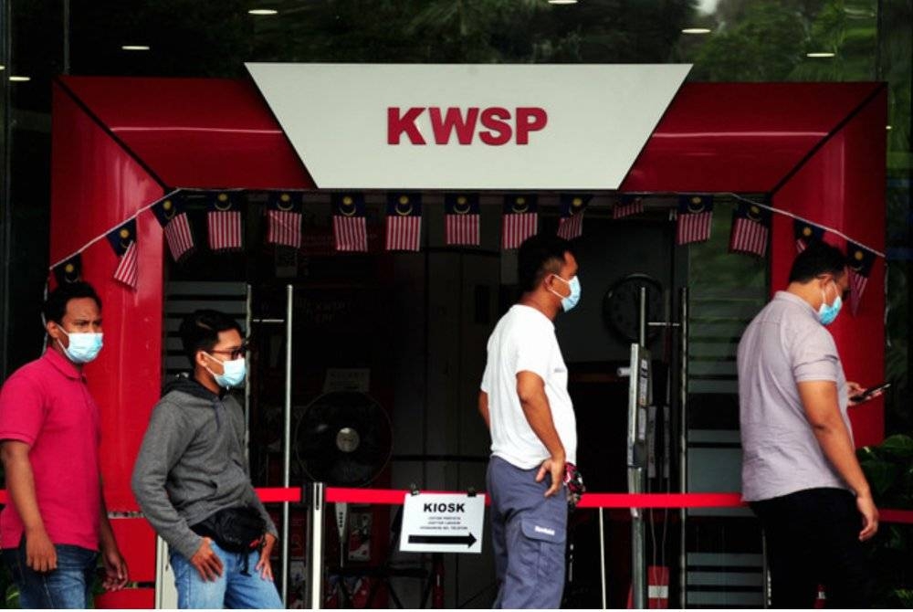 Seramai 5.3 juta pencarum yang memohon Pengeluaran Khas KWSP berdepan risiko untuk menjadi mangsa sindiket penipuan. (Gambar hiasan) - Foto Bernama