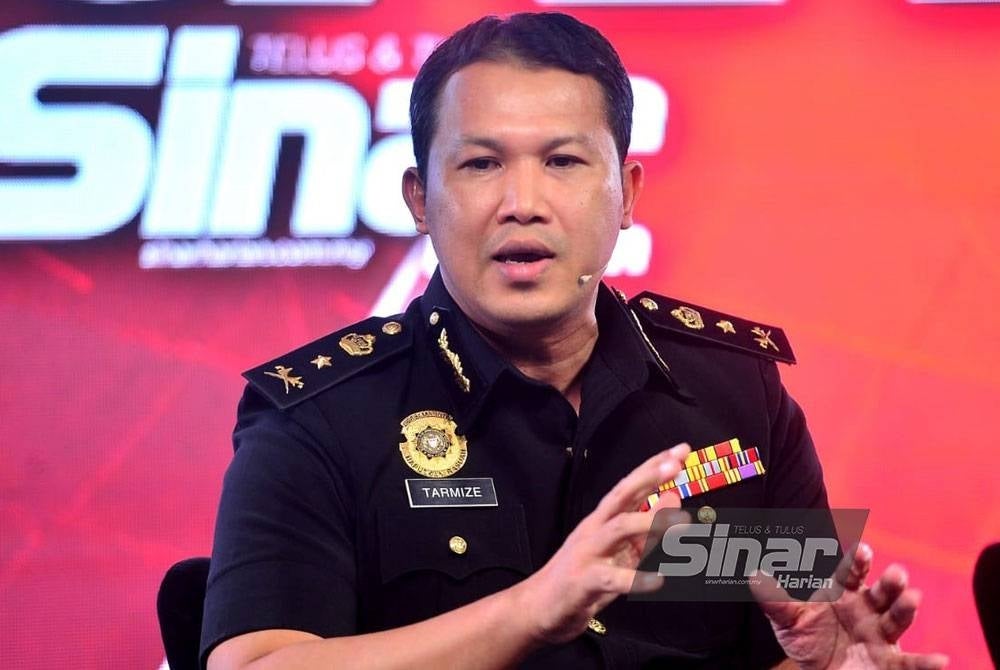 Mohamad Tarmize ketika menjadi panelis dalam Wacana Sinar Harian edisi ke-351 bertajuk Noktah Rasuah Penjawat Awam yang yang berlangsung di Studio Sinar Harian Kumpulan Media Karangkraf, di sini, pada Jumaat.