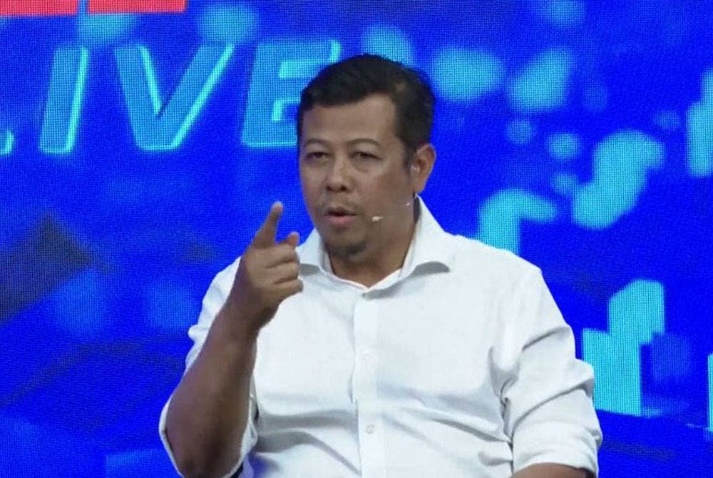 Mohd Razlan dalam program Sinar Live bertajuk 'UMNO Vs Pembelot' yang disiarkan di platform Sinar Harian pada Khamis.