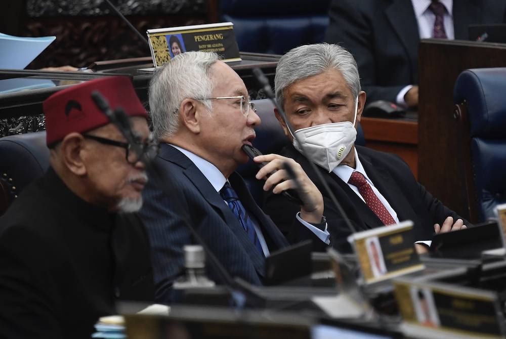 Najib dan Zahid antara pemimpin yang sedang berdepan dengan beberapa pertuduhan kes di mahkamah.