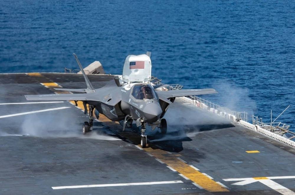 Jet-jet tempur F-35 banyak digunakan dalam pasukan tentera AS. - Foto AFP/AS Navy