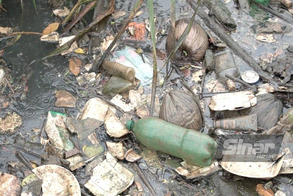 Beginilah keadaan Sungai Rambai selepas hujan.