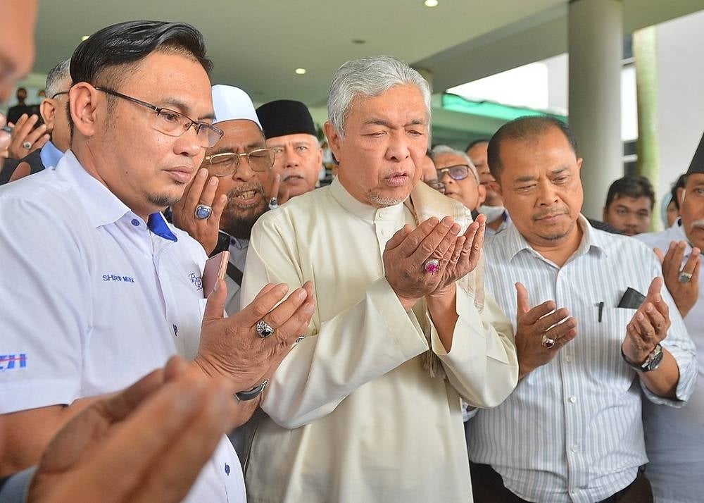 Ahmad Zahid dibebaskan oleh Mahkamah Tinggi Shah Alam pada Jumaat atas 40 pertuduhan rasuah berhubung sistem VLN. - FOTO: ROSLI TALIB