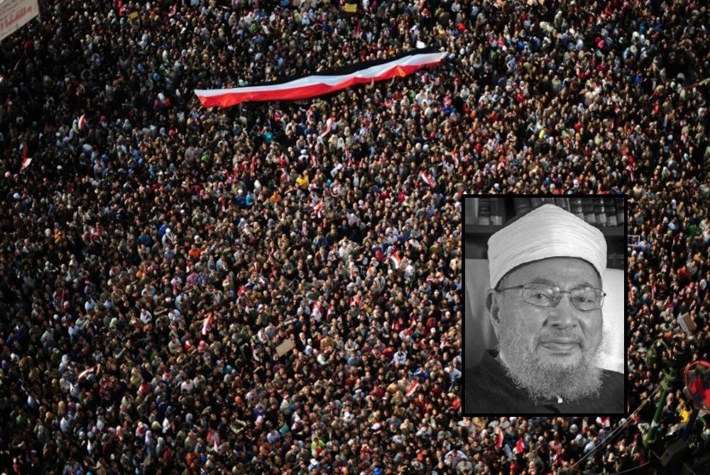Dr Yusuf al-Qaradawi (gambar kecil) pernah menyokong tunjuk perasaan di Dataran Tahrir, Kaherah pada 2011. - Foto AFP
