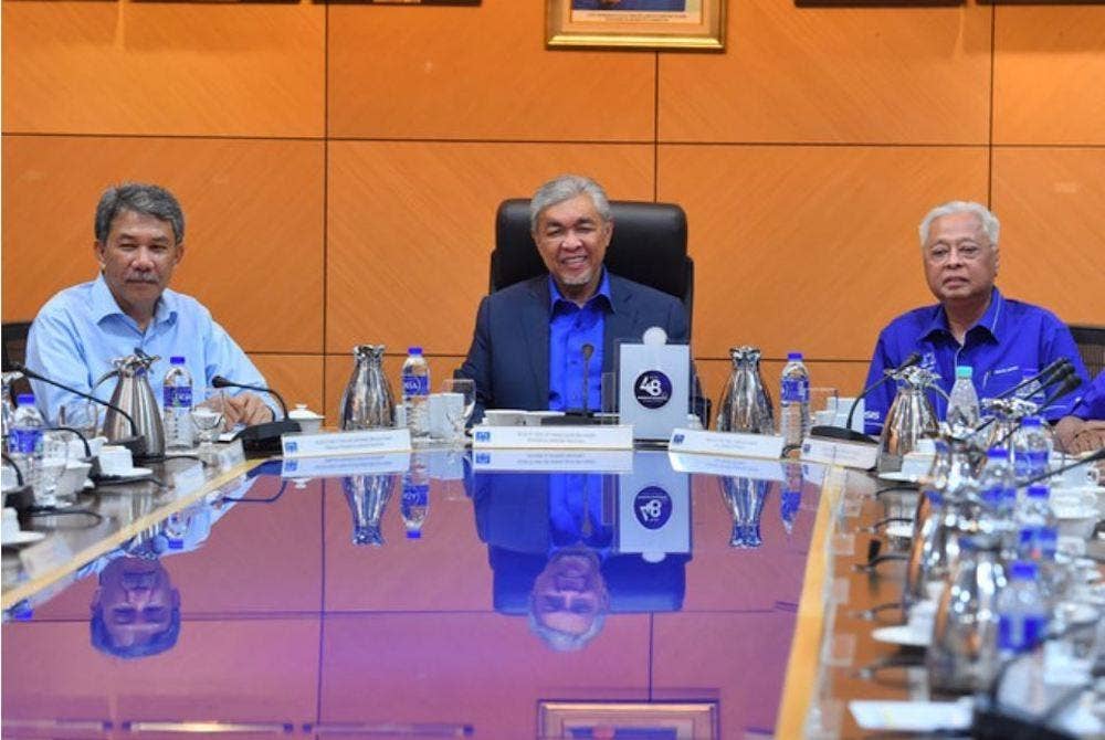 Langkah UMNO membuat keputusan nekad untuk mengadakan pilihan raya tahun ini juga satu tindakan yang berani dan luar biasa.