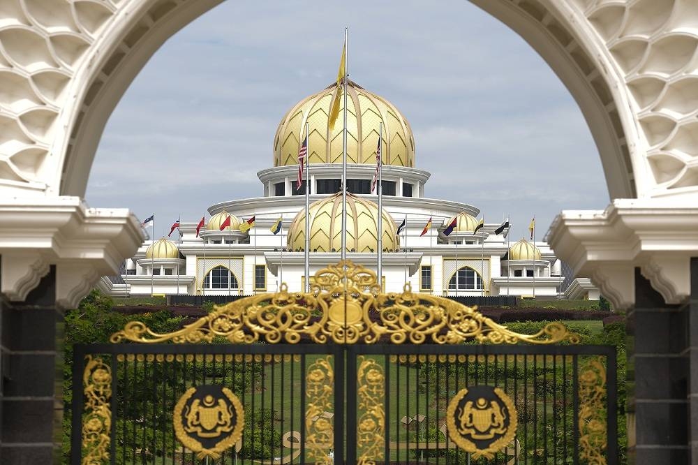 Suasana tenang di sekitar pekarangan Istana Negara ketika tinjauan pada Rabu.