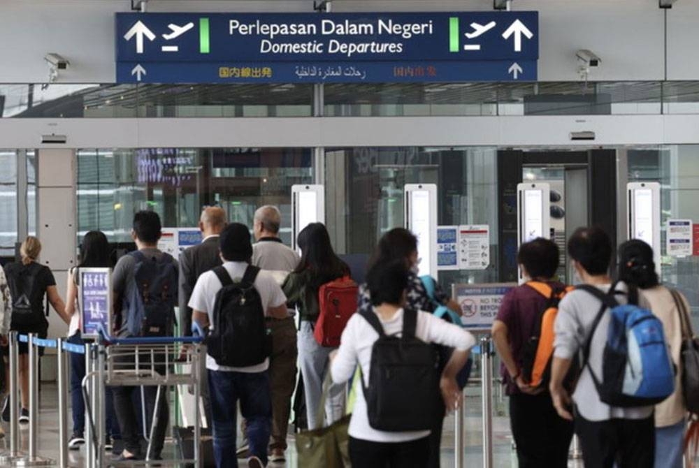 Isu kelewatan jadual penerbangan di Malaysia bukan fenomena baharu. - Foto Bernama