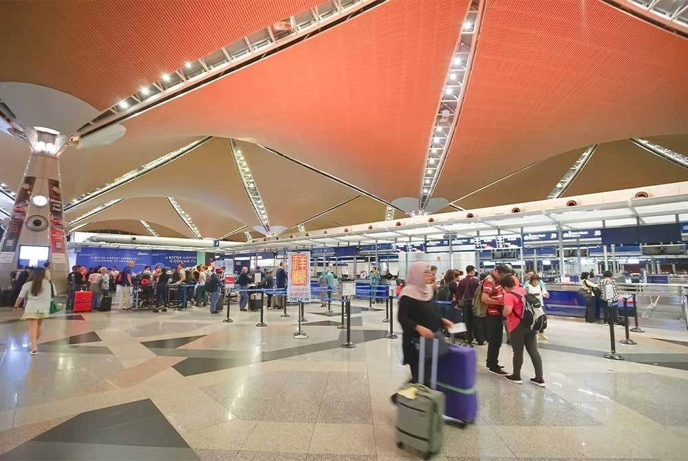 Kementerian Pelancongan, Seni dan Budaya mengambil pendekatan menunggu data KKM sebelum buat keputusan berhubung gesaan menyekat kemasukan pelancong dari China ke Malaysia. - Foto 123RF