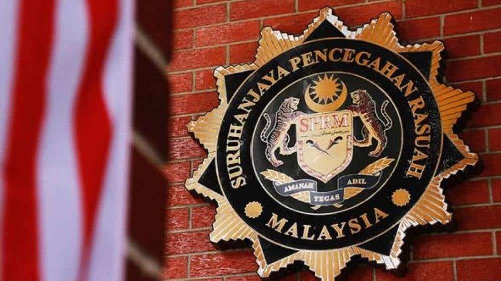 SPRM membekukan akaun Bersatu bagi membantu siasatan kes penyelewengan dana bantuan Covid-19 semasa PN menjadi kerajaan. 