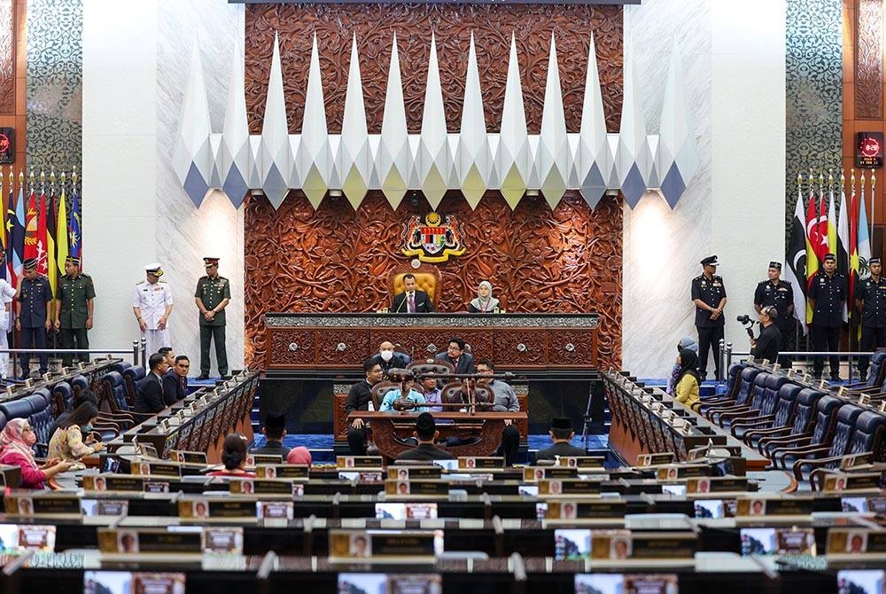 Mesyuarat pertama penggal pertama Parlimen ke-15, bermula pada Isnin. Foto Bernama.