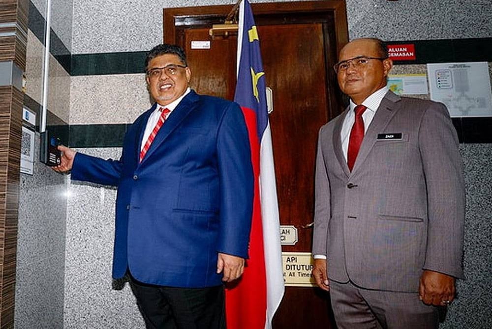 Terdapat desas-desus Ab Rauf (kiri) berkemungkinan mewujudkan semula jawatan Timbalan Exco dalam barisan pentadbiran baharu kerajaan negeri Melaka.