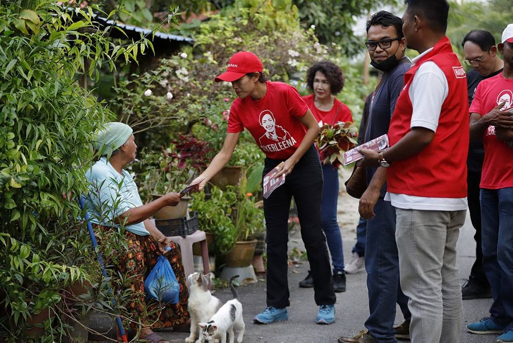 Syerleena aktif dalam program bersama penduduk.