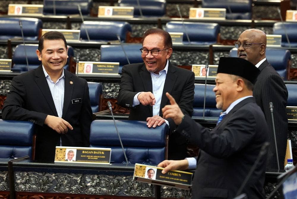 Beberapa ahli Parlimen PN menepis dakwaan gabungan berkenaan terlibat dengan langkah politik kamikaze untuk menjatuhkan kerajaan Persekutuan. - Foto Bernama