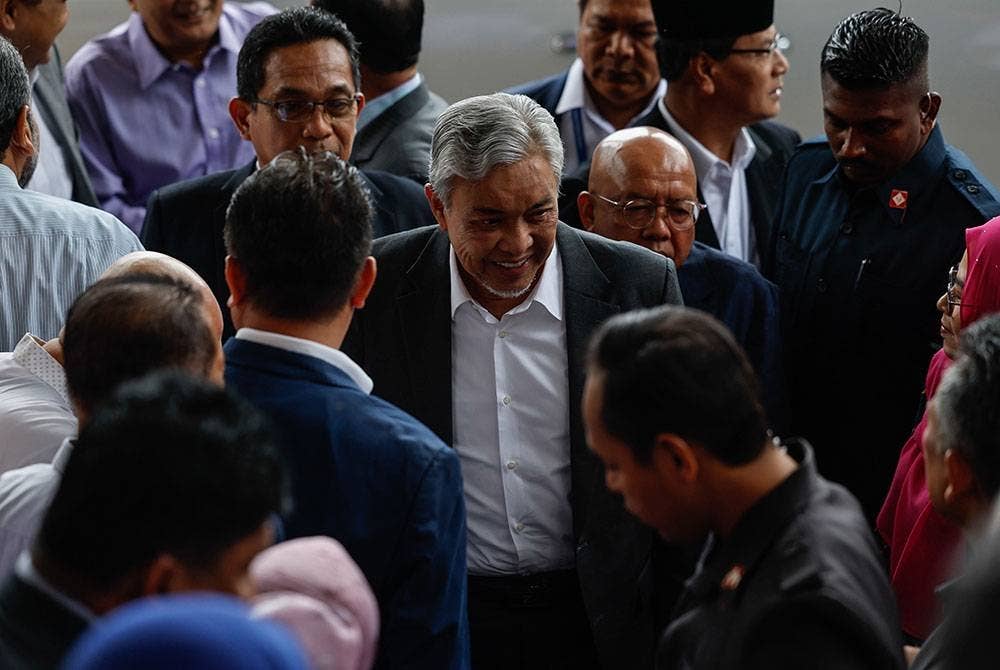 Isnin lepas, Ahmad Zahid dilepas tanpa dibebaskan oleh Mahkamah Tinggi atas 47 pertuduhan pecah amanah, rasuah dan pengubahan wang haram membabitkan dana milik Yayasan Akalbudi.