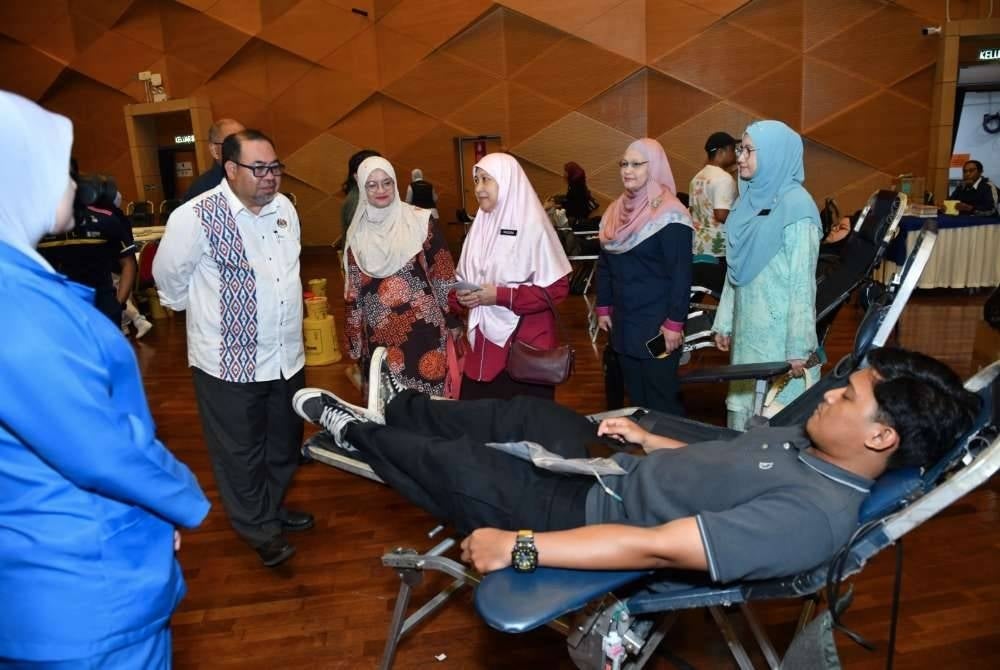 Sebanyak 2,250 beg darah berjaya dikumpulkan menerusi Kempen Derma Darah Perdana: UiTM Cakna yang berlangsung serentak di 21 kampus Universiti Teknologi MARA (UiTM) di seluruh negara.