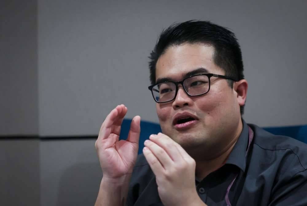 Pakar Oftalmologi Hospital Pakar Universiti Sains Malaysia (HPUSM) Dr Ng Kwang Sheng ditemu bual BERNAMA mengenai pelbagai masalah mata termasuk juling (strabismus) dan mata malas (ambliopia) di HPUSM.