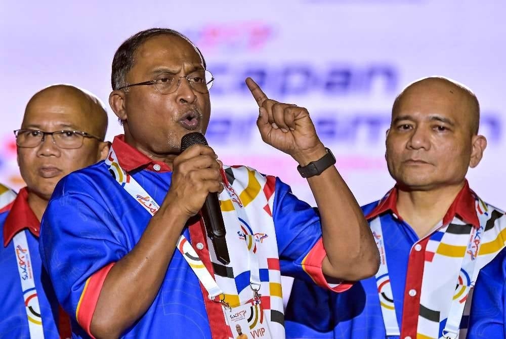Zambry (tengah) berucap ketika majlis perasmian SUKIPT 2026 di Universiti Malaya. Foto Bernama