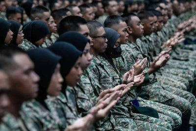 Sebahagian para Pegawai Kadet Pasukan Latihan Pegawai Simpanan (PALAPES) hadir pada program Syarahan Eksekutif Menteri Pertahanan, Datuk Seri Mohamed Khaled Nordin Bersama Pegawai Kadet Pasukan Latihan Pegawai Simpanan Universiti Awam di Dewan Tuanku Canselor, Universiti Malaysia Perlis (UniMAP).