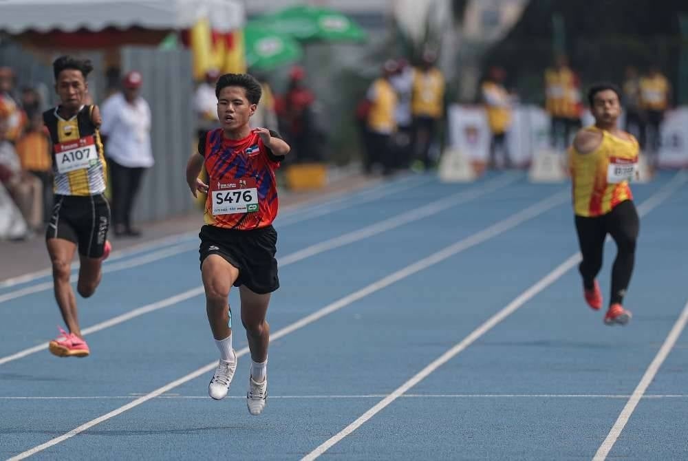 Atlet para olahraga Sabah Muhamad Shaban Shahid beraksi pada acara akhir 100 meter lelaki T45 pada Temasya Para Sukan Malaysia (SUKMA) Selangor 2026 di Stadium UiTM.
Muhamad Shaban meraih pingat Emas dengan catatan masa 13.210 saat.