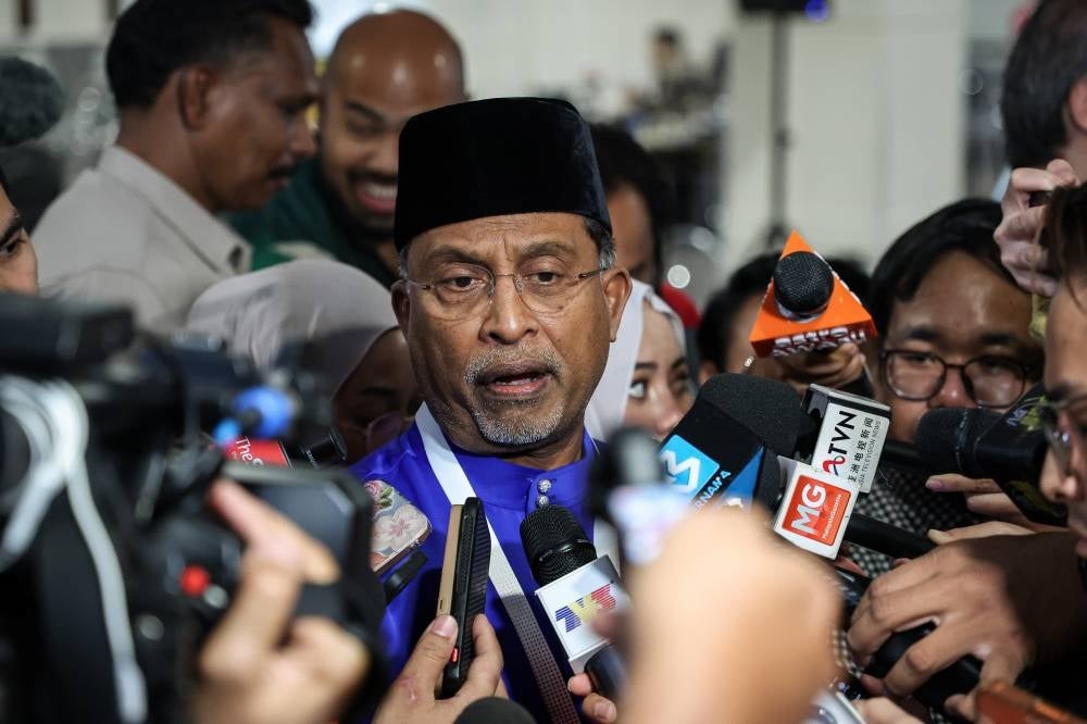 Menteri Pendidikan Tinggi Datuk Seri Dr Zambry Abd Kadir ditemu bual pengamal media ketika lawatan ke Laman Media pada Perhimpunan Agung UMNO (PAU) 2026 di Dewan Merdeka, Pusat Dagangan Dunia Kuala Lumpur (WTCKL).