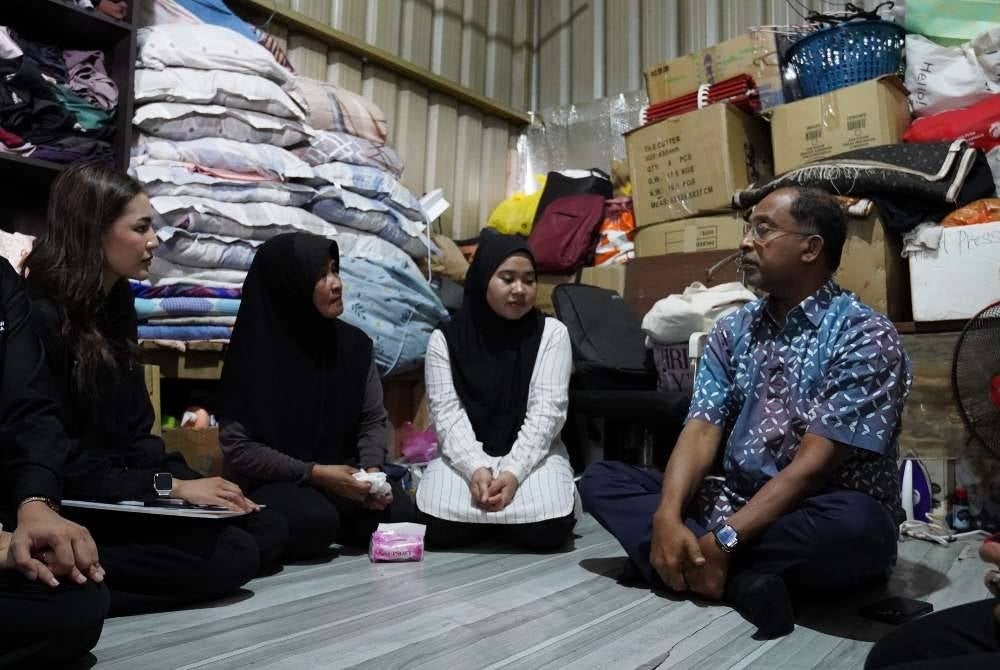 Zambry ziarah pelajar IPT terjejas kebakaran Kampung Numbak.