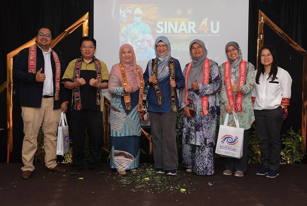 Sebahagian daripada pakar bedah dari KKM, USM dan COAMM yang terlibat dengan program.