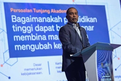 Menteri Pendidikan Tinggi Datuk Seri Dr Zambry Abd Kadir menyampaikan ucapan pada Majlis Perasmian Sambutan Hari Akademia dan Bulan Akademia Peringkaat Kebangsaan Tahun 2026 di Dewan Tuanku Canselor, Universiti Malaya.