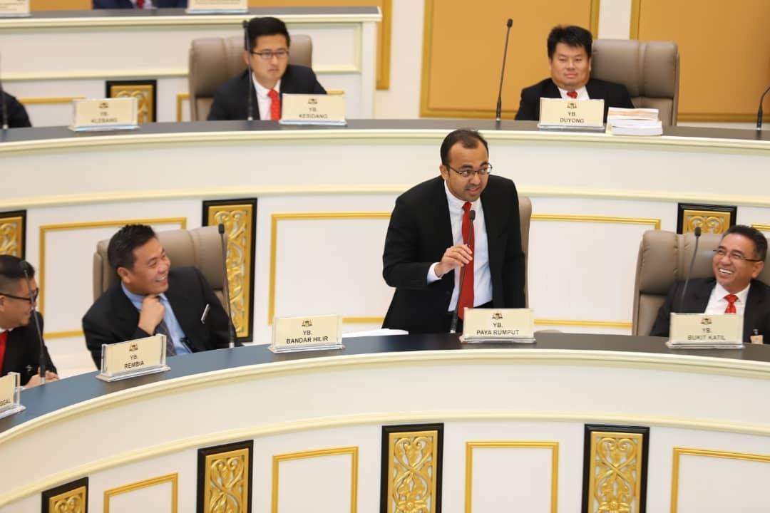 Mohd Rafiq menjawab soalan tambahan ketiga daripada Sulaiman di Seri Negeri, Ayer Keroh.